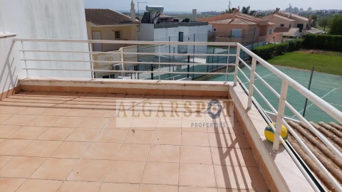 Moradia T4 para Venda em Alcantarilha e Pêra