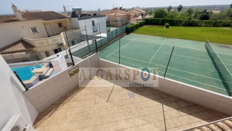 Moradia T4 para Venda em Alcantarilha e Pêra