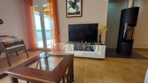 Moradia T4 para Venda em Alcantarilha e Pêra