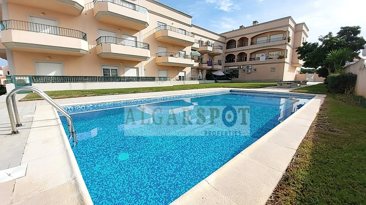 Apartamento T3 para Venda em Quarteira Foto 32