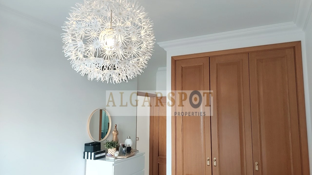 Apartamento T3 para Venda em Quarteira Foto 17