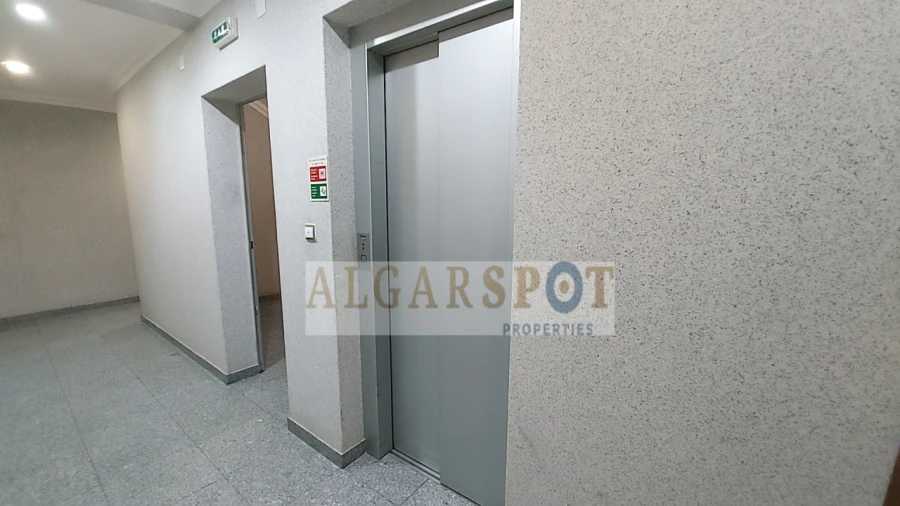 Apartamento T3 para Venda em Quarteira Foto 27