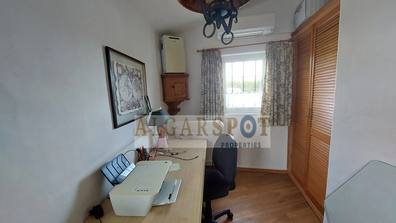Moradia T3 para Venda em Guia Foto 17