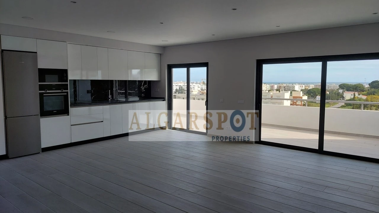 Apartamento T2 para Venda em Quelfes Foto 1