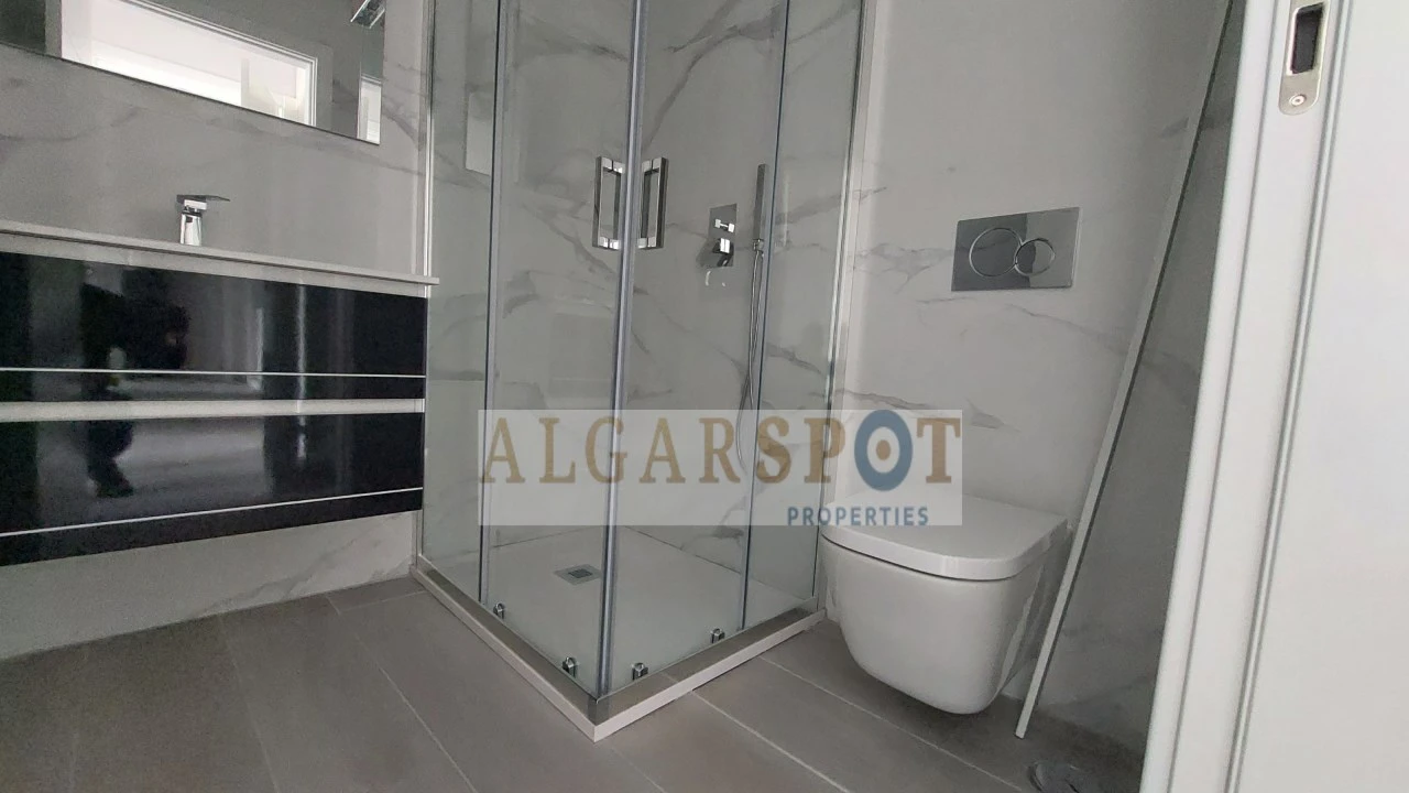 Apartamento T2 para Venda em Quelfes Foto 7