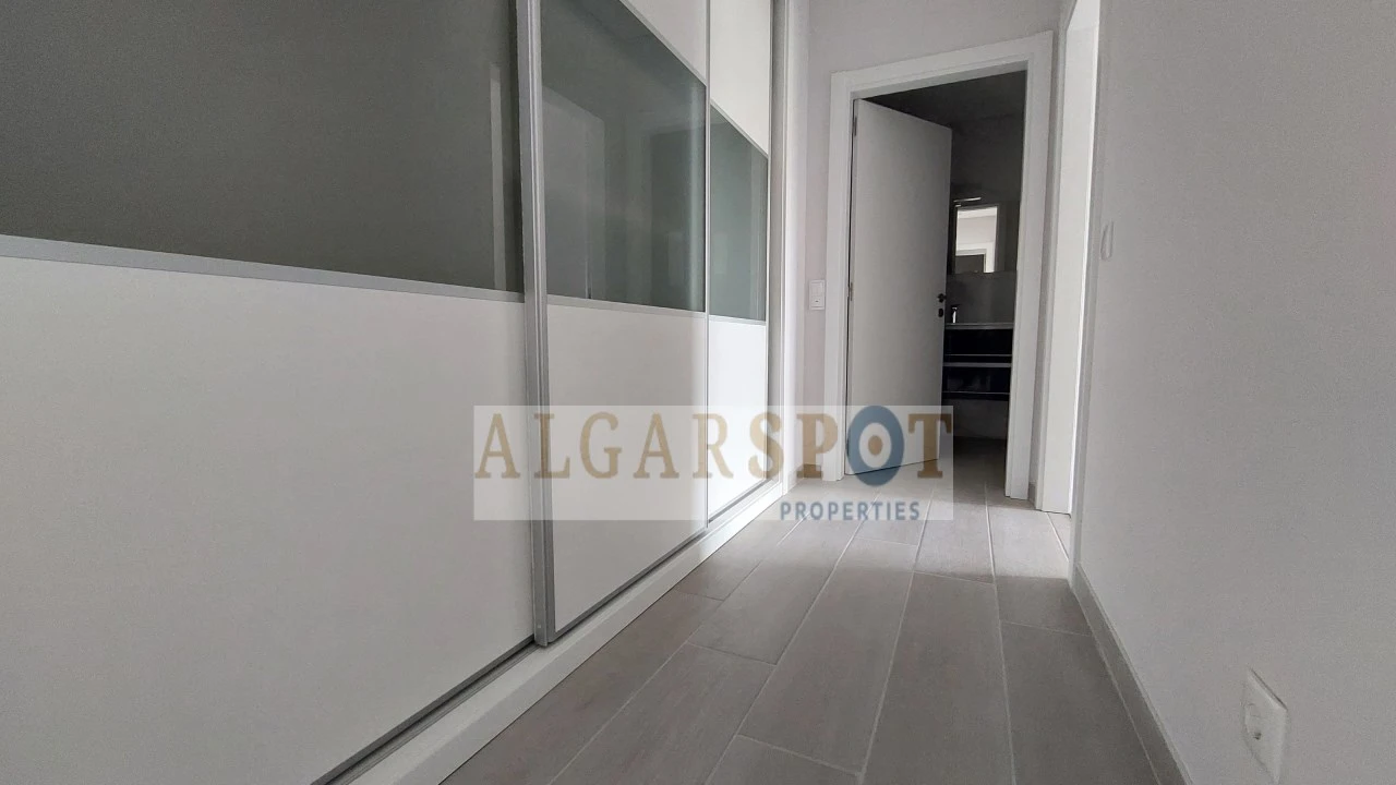 Apartamento T2 para Venda em Quelfes Foto 14