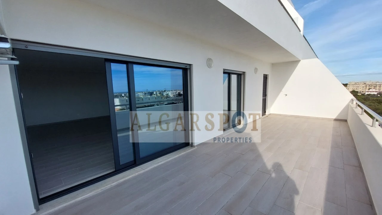 Apartamento T2 para Venda em Quelfes Foto 23