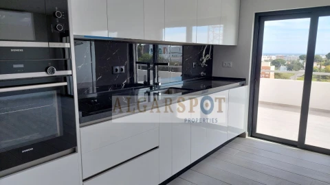 Apartamento T2 para Venda em Quelfes