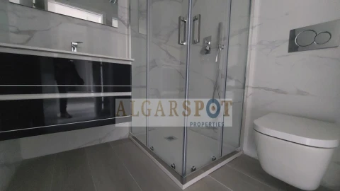 Apartamento T2 para Venda em Quelfes