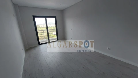 Apartamento T2 para Venda em Quelfes
