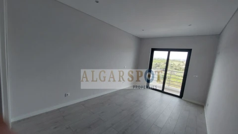 Apartamento T2 para Venda em Quelfes