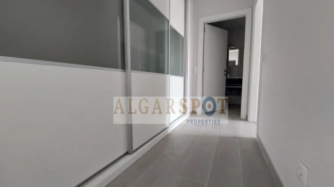Apartamento T2 para Venda em Quelfes