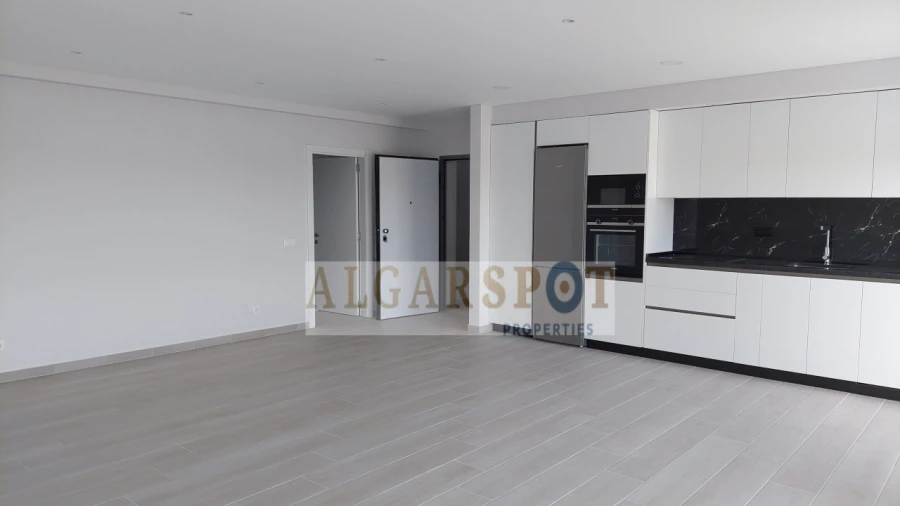 Apartamento T2 para Venda em Quelfes Foto 5