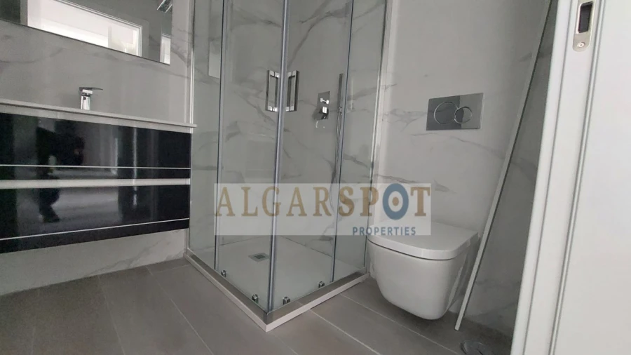 Apartamento T2 para Venda em Quelfes Foto 7