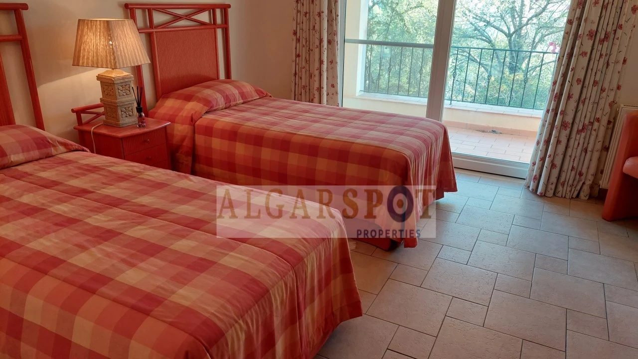 Moradia T4 para Venda em Santa Barbara de Nexe Foto 43