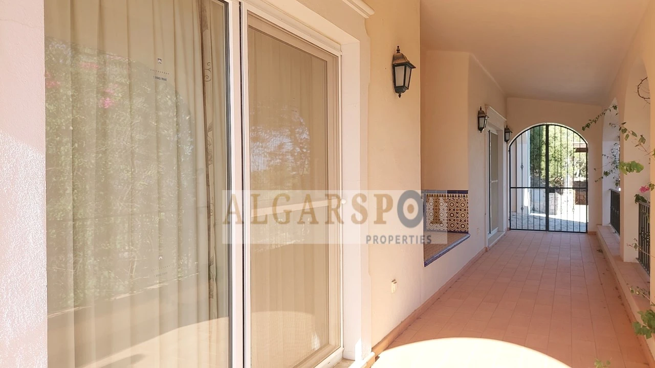 Moradia T4 para Venda em Santa Barbara de Nexe Foto 75