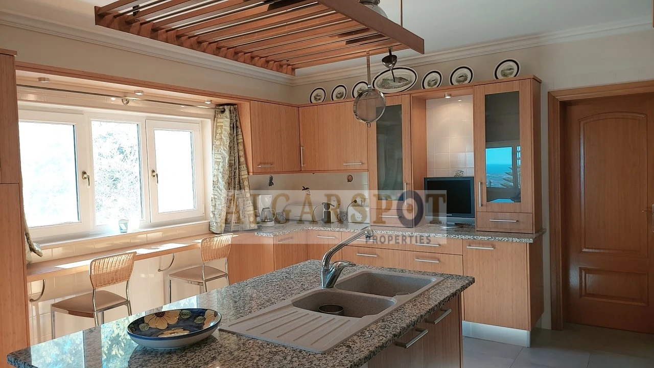 Moradia T4 para Venda em Santa Barbara de Nexe Foto 18