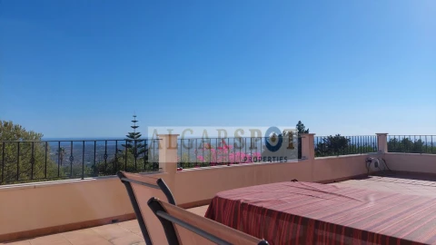 Moradia T4 para Venda em Santa Barbara de Nexe