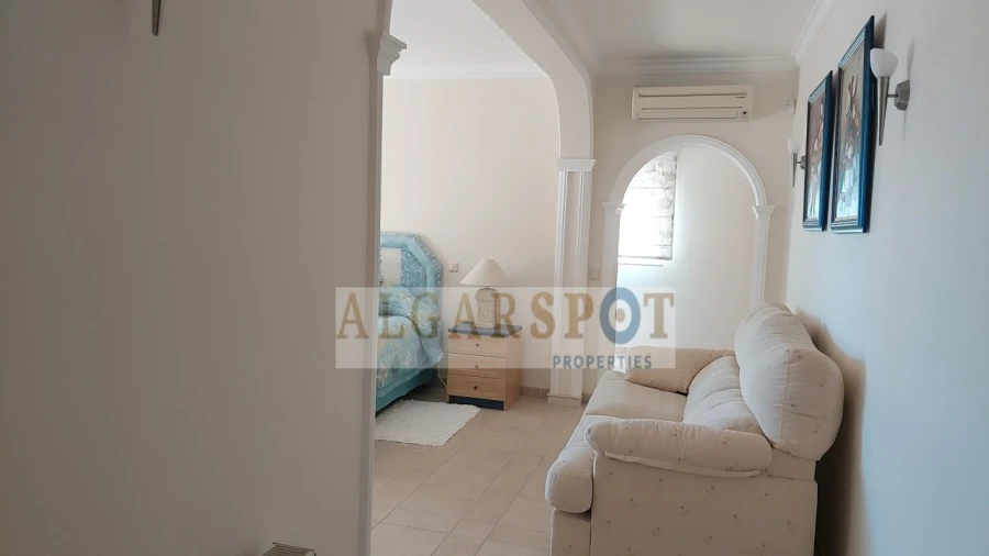 Moradia T4 para Venda em Santa Barbara de Nexe Foto 33