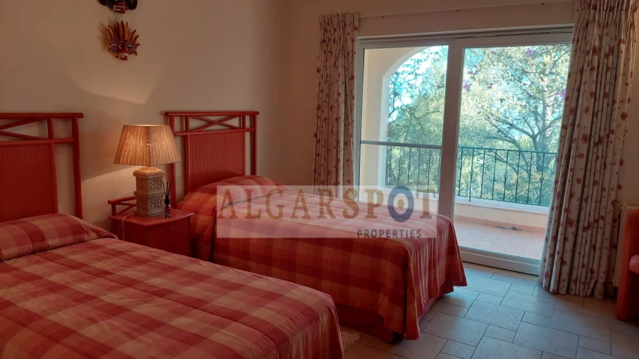 Moradia T4 para Venda em Santa Barbara de Nexe Foto 41