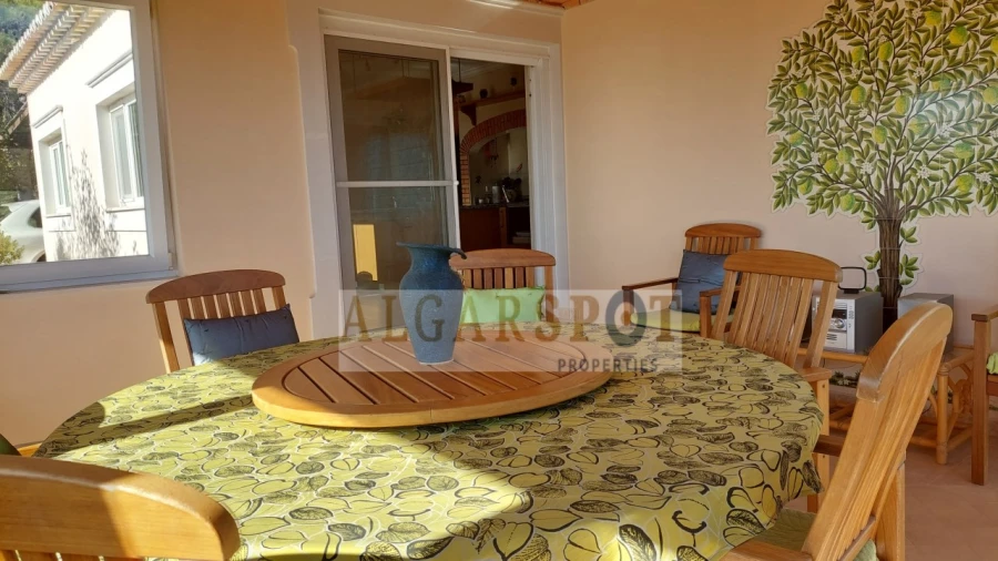 Moradia T4 para Venda em Santa Barbara de Nexe Foto 19