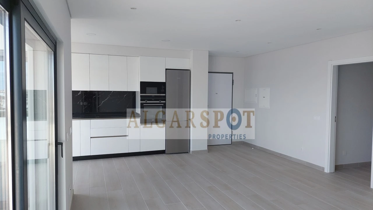 Apartamento T3 para Venda em Quelfes Foto 4