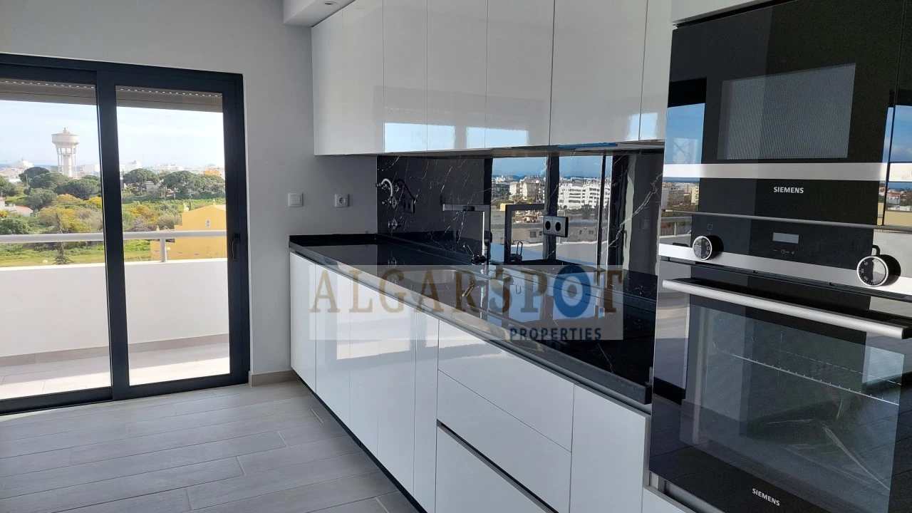 Apartamento T3 para Venda em Quelfes Foto 5
