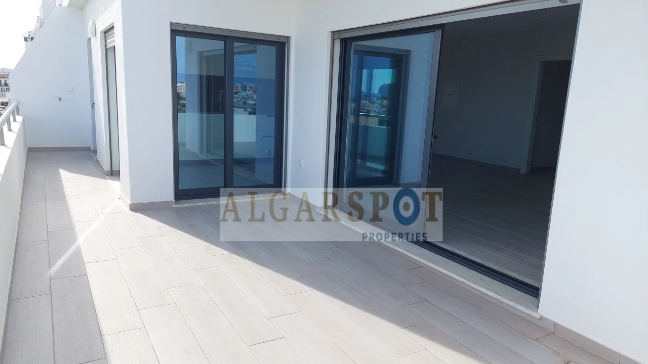 Apartamento T3 para Venda em Quelfes Foto 6