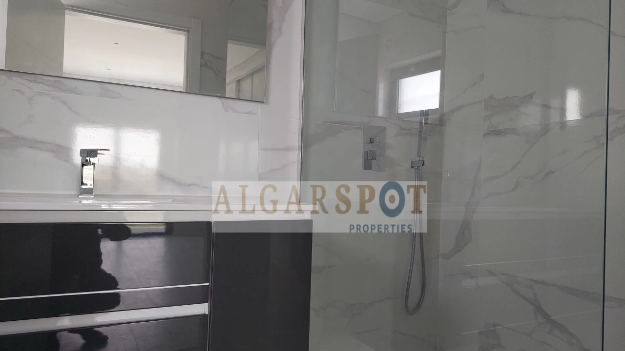 Apartamento T3 para Venda em Quelfes Foto 11