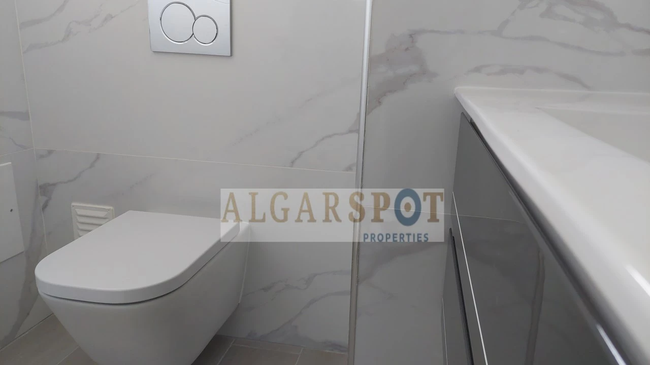 Apartamento T3 para Venda em Quelfes Foto 12