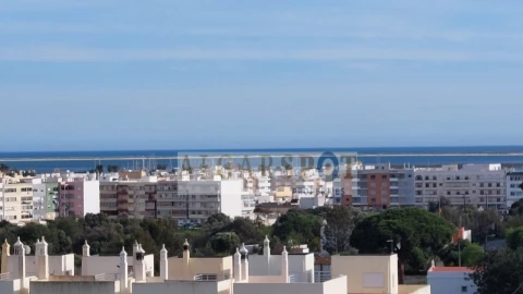 Apartamento T3 para Venda em Quelfes