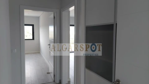 Apartamento T3 para Venda em Quelfes