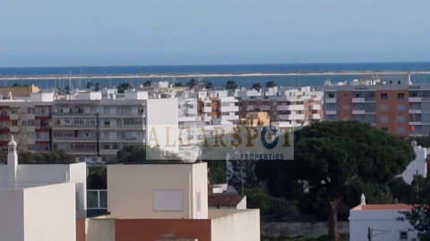 Apartamento T3 para Venda em Quelfes