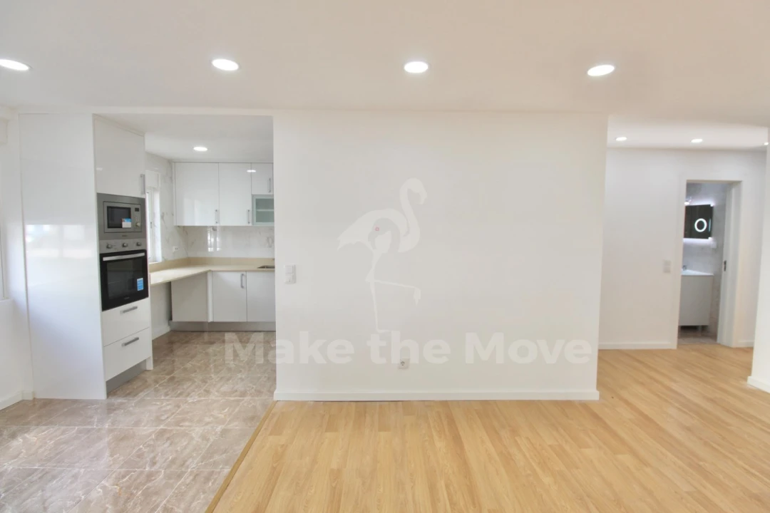 Apartamento T4 para Venda em Olhão Foto 3