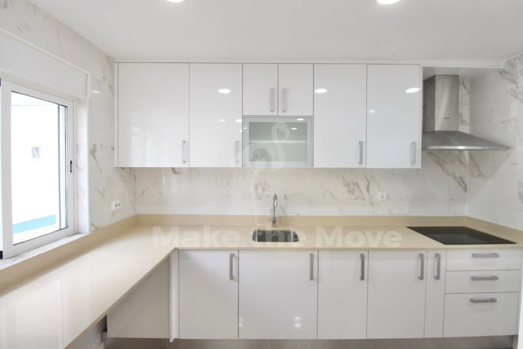 Apartamento T4 para Venda em Olhão Foto 4