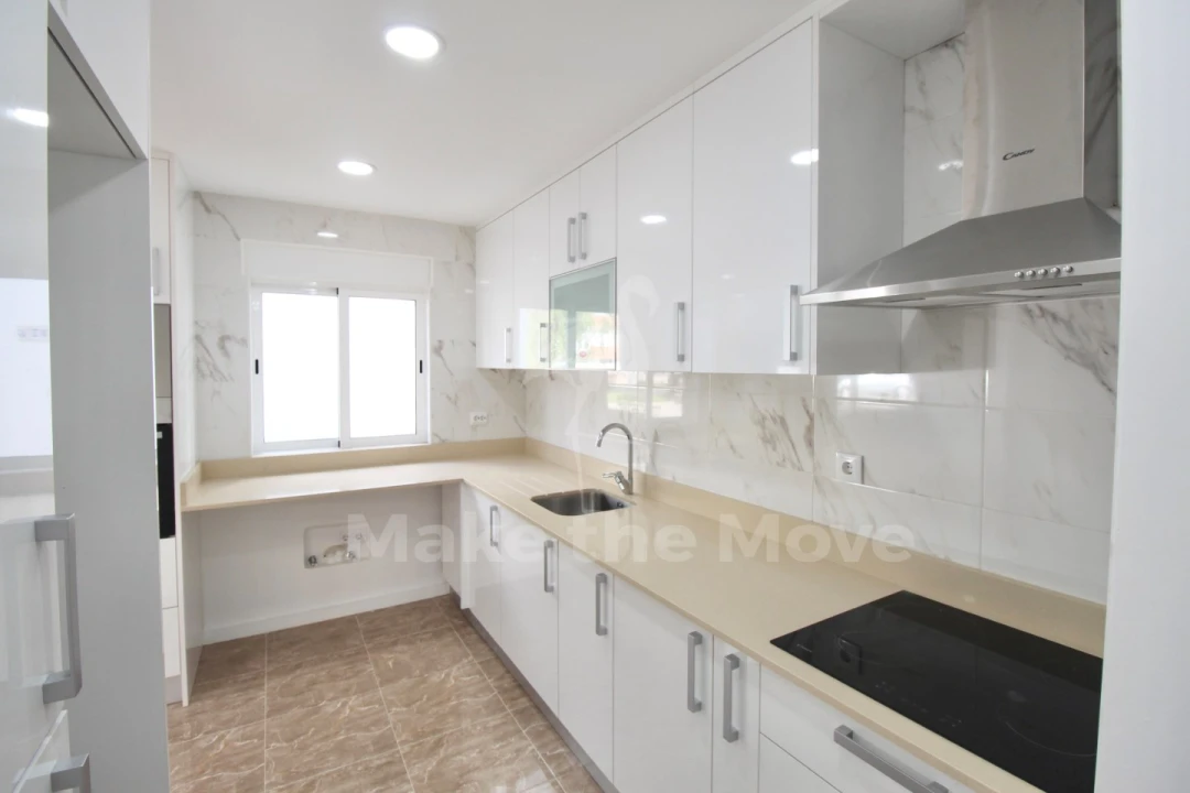 Apartamento T4 para Venda em Olhão Foto 6