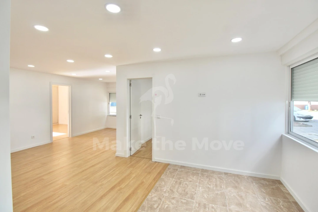 Apartamento T4 para Venda em Olhão Foto 7