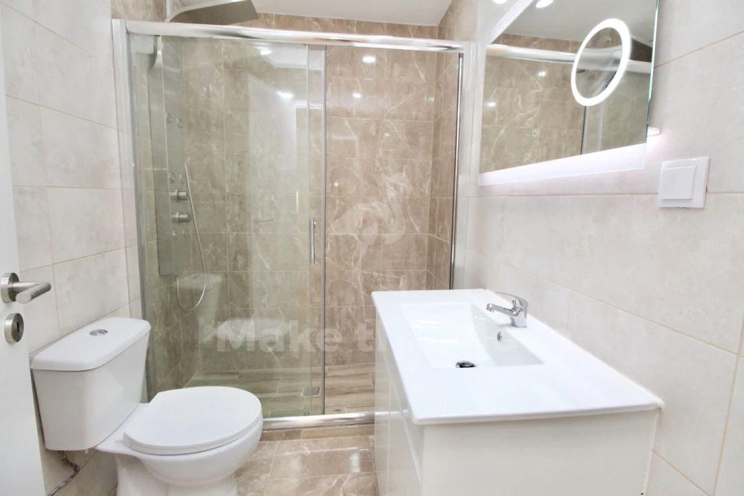 Apartamento T4 para Venda em Olhão Foto 9