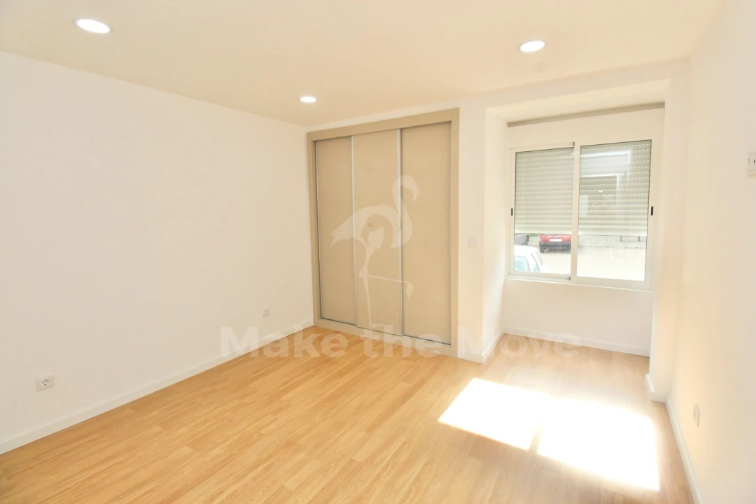 Apartamento T4 para Venda em Olhão Foto 10