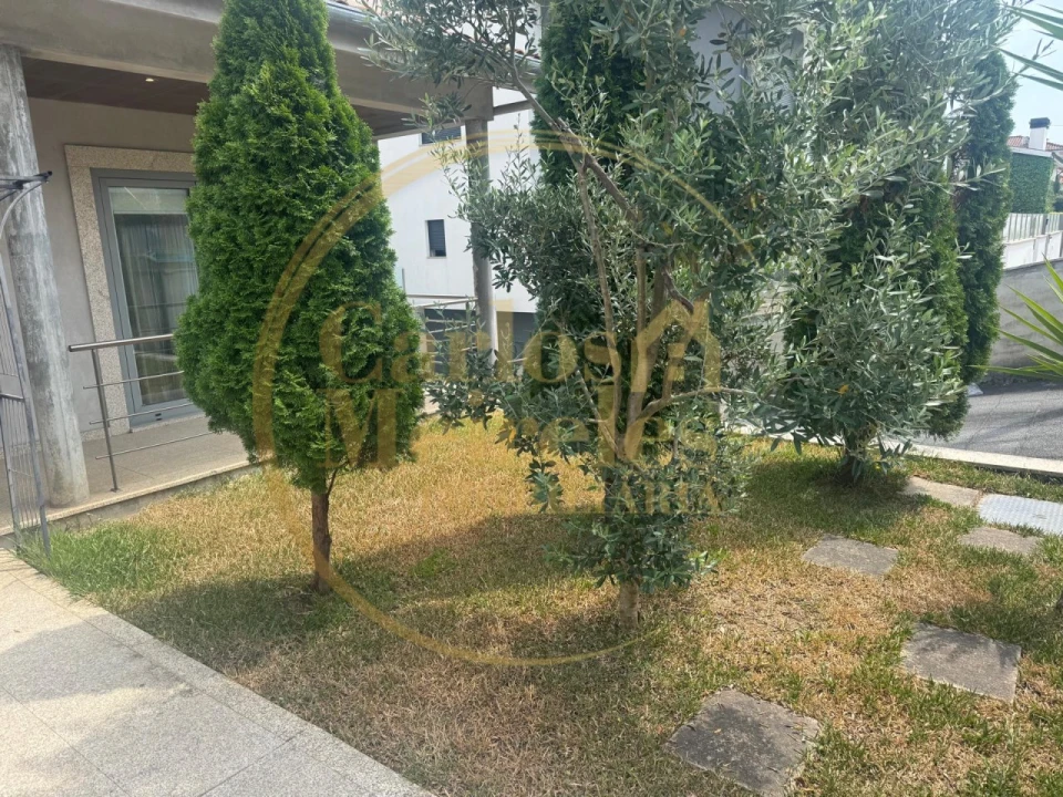 Moradia T3 para Venda em Vila Verde e Barbudo Foto 48