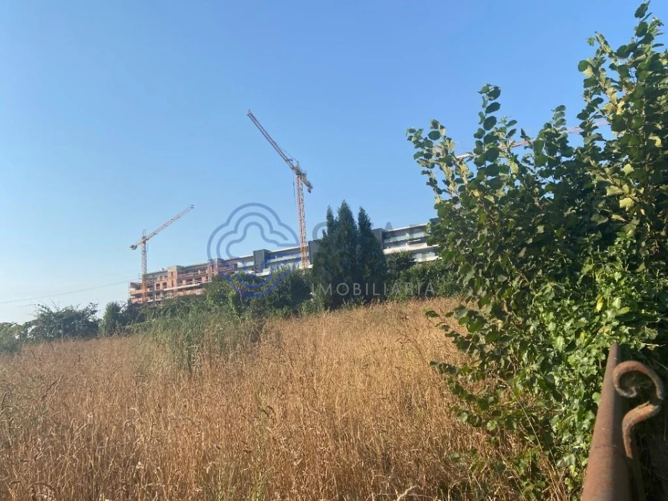 Terreno para Venda em Cidade da Maia Foto 5