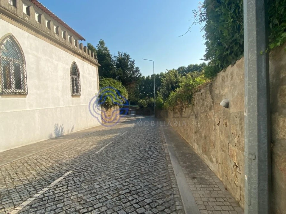 Terreno para Venda em Cidade da Maia Foto 17