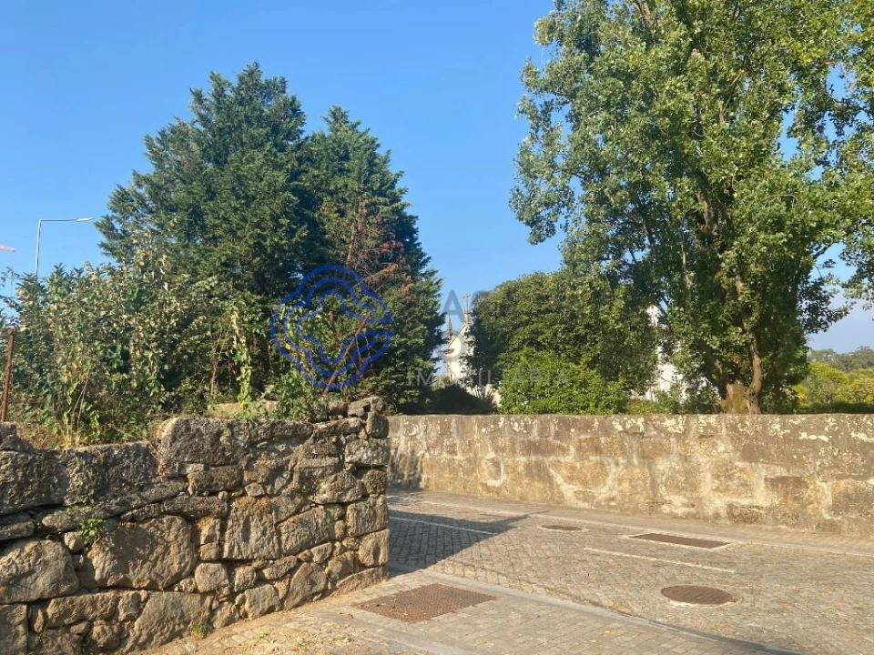Terreno para Venda em Cidade da Maia Foto 7