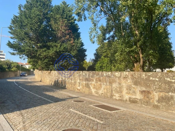 Terreno para Venda em Cidade da Maia Foto 8