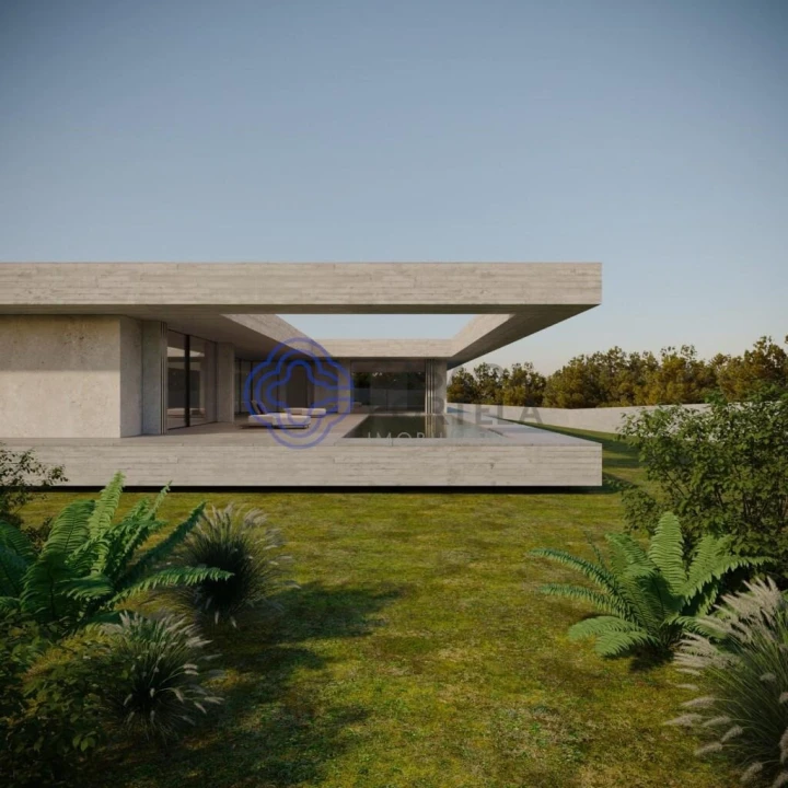 Terreno para Venda em Cidade da Maia Foto 1