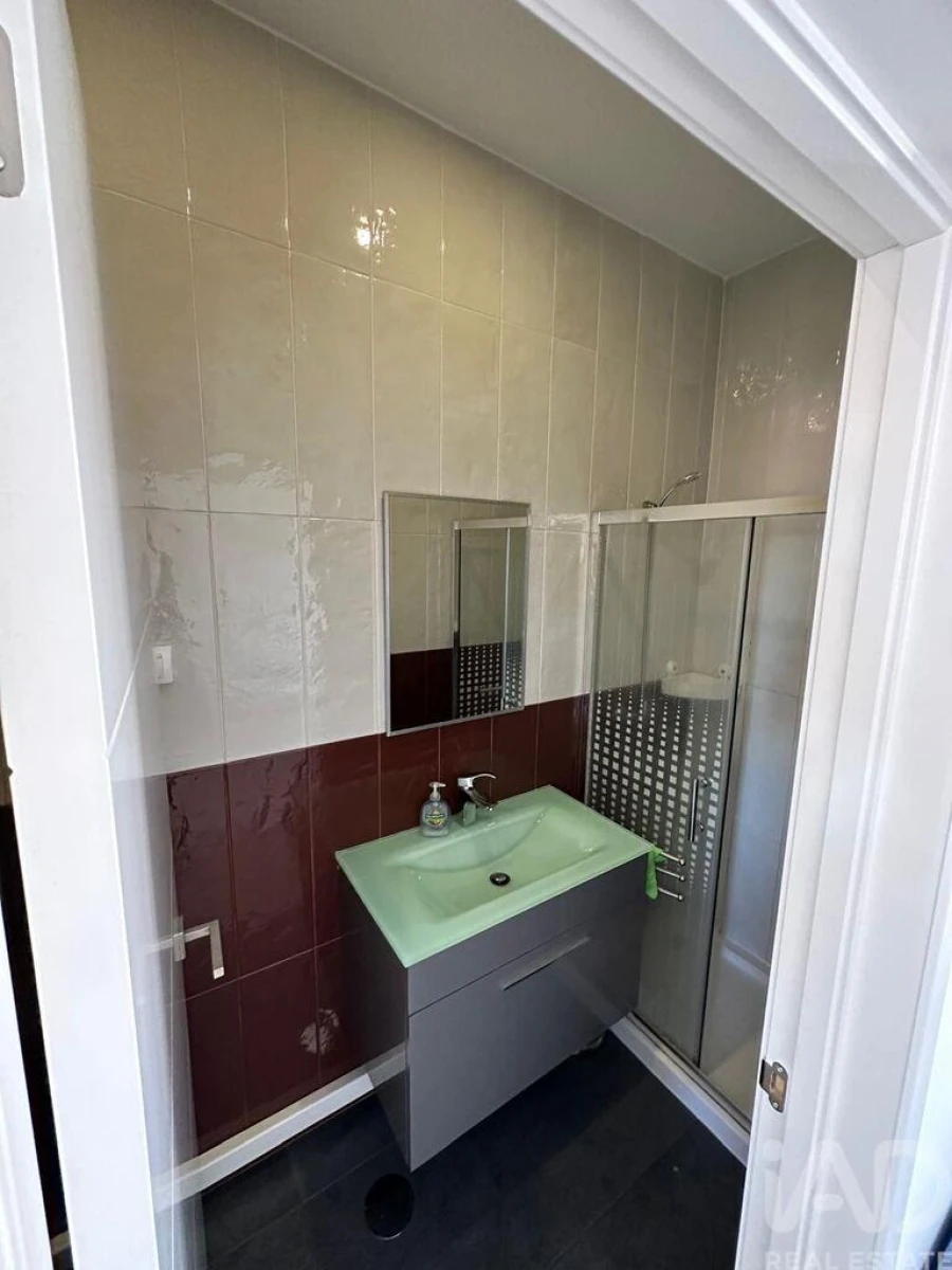 Apartamento T1 para Venda em Covilhã e Canhoso Foto 18