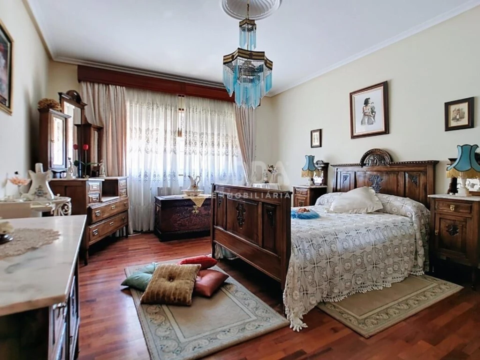 Moradia T5 para Venda em Santa Maria Maior Foto 8