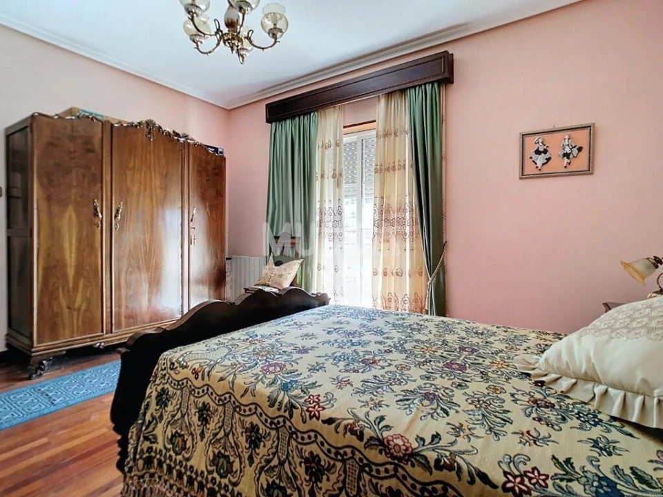 Moradia T5 para Venda em Santa Maria Maior Foto 14