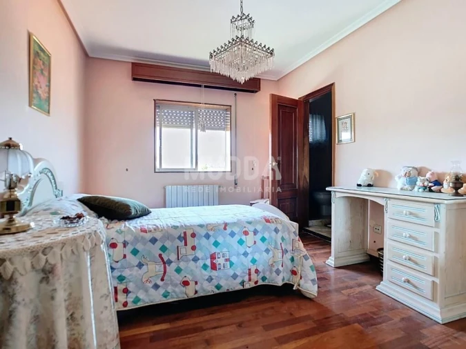 Moradia T5 para Venda em Santa Maria Maior Foto 13