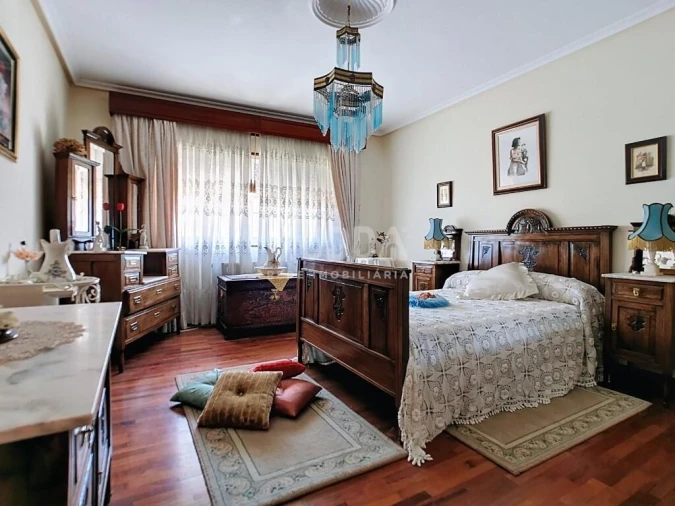 Moradia T5 para Venda em Santa Maria Maior Foto 8